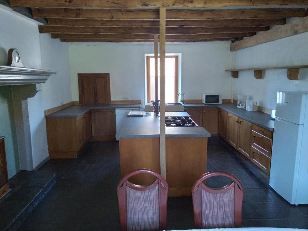 Chambre D'Hotes De Puy Faucher Arrenes エクステリア 写真
